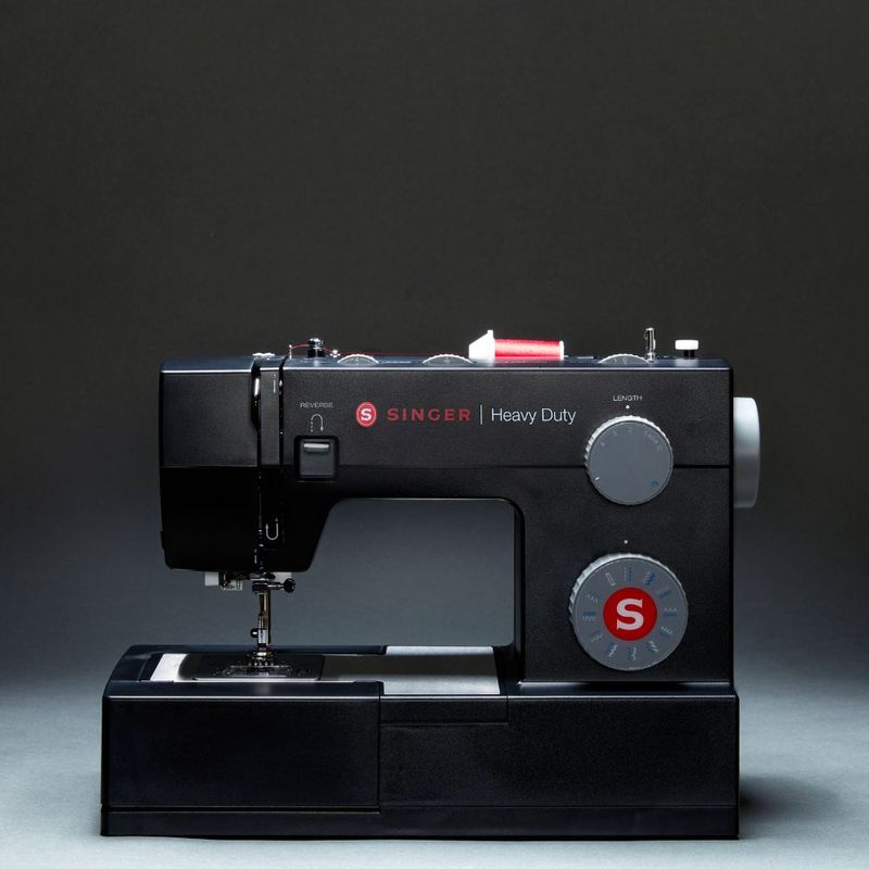 maquina-de-costura-singer-facilita-pro-hd-4423-preta-127v-2